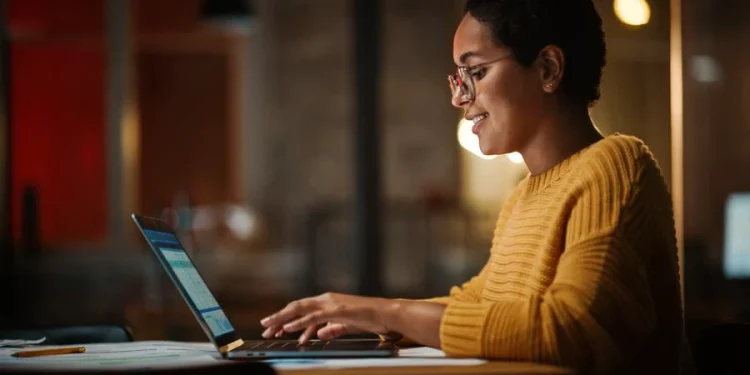 Ufam inscreve para cursos gratuitos para jovens mulheres de Careiro, Iranduba, Itacoatiara e Manaus