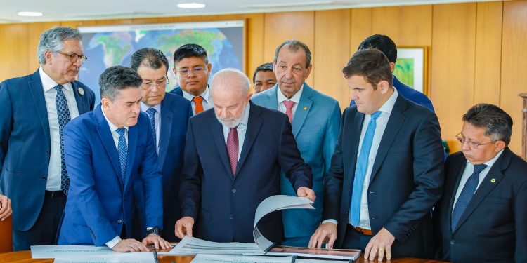 Lula vai repassar R$ 495 milhões para obras de mobilidade urbana em Manaus