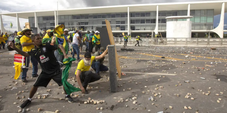 PT pede arquivamento de PL que anistia condenados pelo 8/1