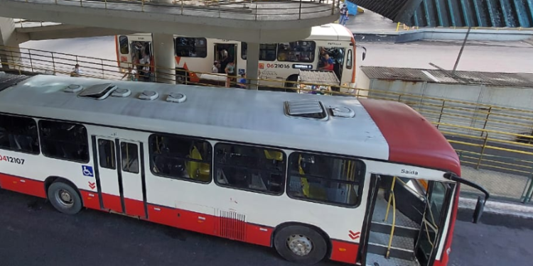 Linhas de ônibus que atendem a zona Leste serão unificadas aos domingos
