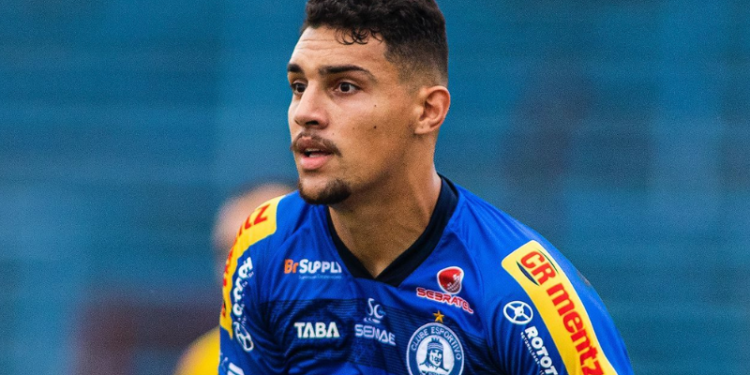 Manaus FC anuncia o zagueiro Kesley Mattes como reforço para 2025