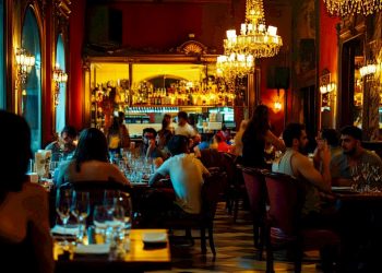 Bares e restaurantes projetam alta de até 20% no faturamento em dezembro