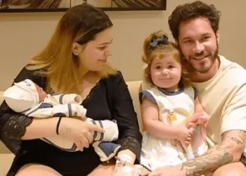 Viih Tube e Eliezer contam que filho correu risco de perfuração no intestino