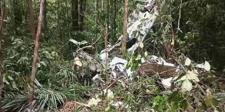 Governo do AM confirma dois corpos nos destroços de avião que caiu em Manicoré