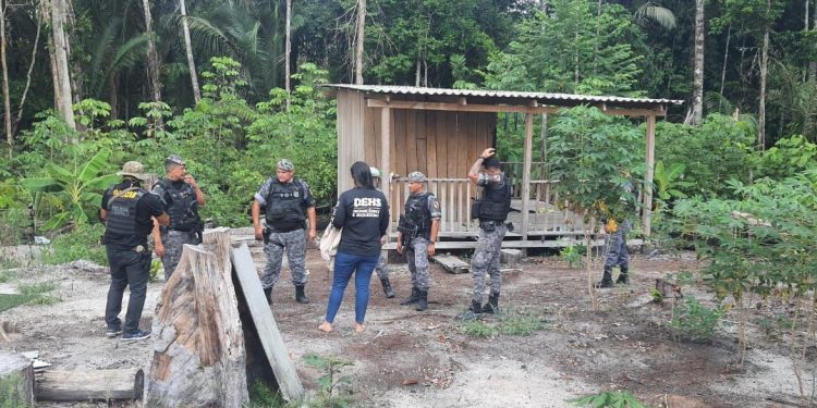 Colombiana é resgatada de cativeiro na AM-010