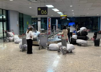 Ação da Sefaz apreende com lojistas mercadorias sem nota fiscal no Aeroporto de Manaus