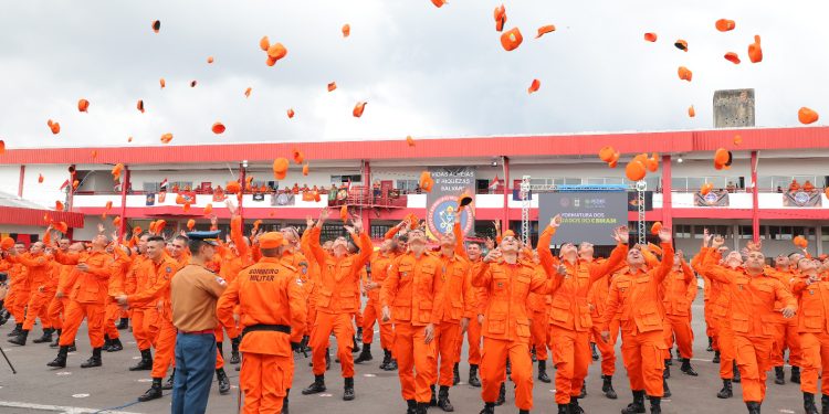 Corpo de Bombeiros do AM forma 200 novos soldados