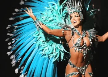 Saiba o que é miastenia gravios, doença rara que afeta Carla Prata