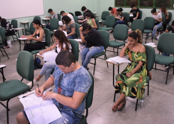 Curso pré-vestibular presencial da UEA abre inscrições para 360 vagas
