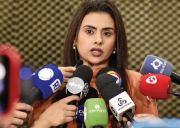 Mãe luta com homem após flagrar estupro da filha de cinco anos em Manaus