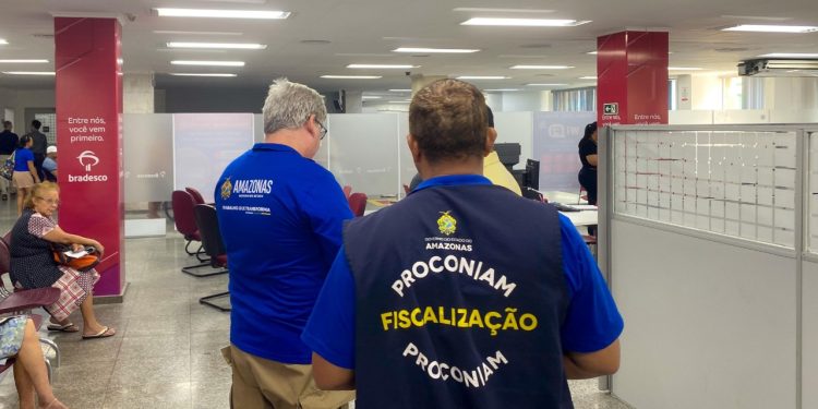 Banco é autuado por descumprir Lei das Filas em Manaus