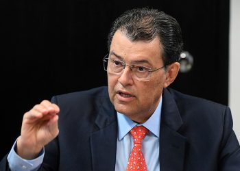 Relatório sobre regulamentação da reforma é apresentado por Braga à imprensa