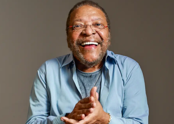 Justiça manda retirar música de Adele de plataformas por plagiar Martinho da Vila