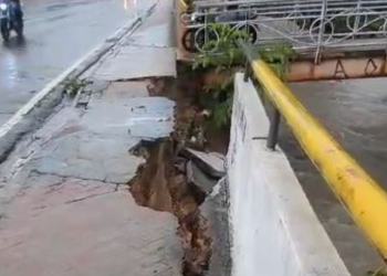 Vídeo: Mureta de igarapé em Manaus corre disco de desabar após chuva