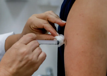 A cada 100 pessoas que têm tétano, cerca de 30 morrem