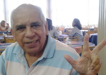 Morre o radialista e cronista esportivo Arnaldo Santos, aos 86 anos, em Manaus