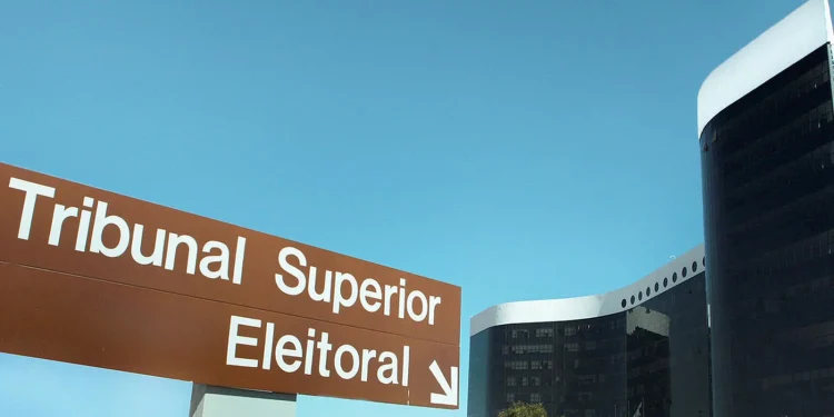 Prefeitos e vereadores tomam posse neste primeiro dia do ano