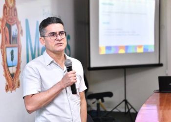 Prefeito de Manaus diz que estuda reajuste na tarifa de ônibus