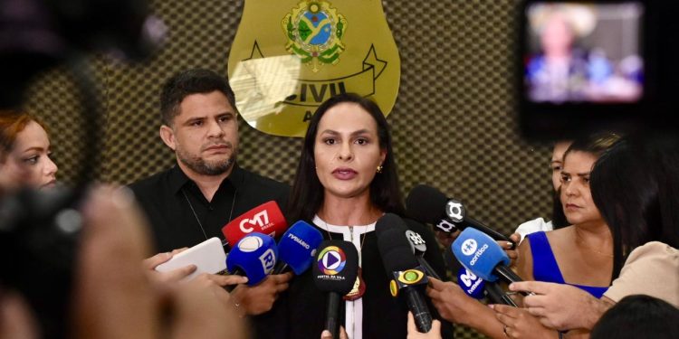 Polícia Civil prende homem por tentativa de feminicídio da companheira na zona norte de Manaus