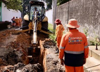 Prefeitura de Manaus realiza obra emergencial de drenagem profunda no bairro Flores