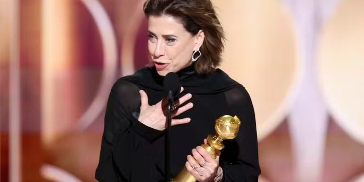 Fernanda Torres leva Globo de Ouro por atuação em Ainda Estou Aqui