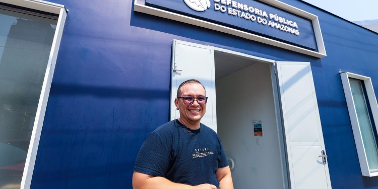 Com apoio da DPE-AM, homem trans realiza mastectomia que havia sido negada por plano de saúde