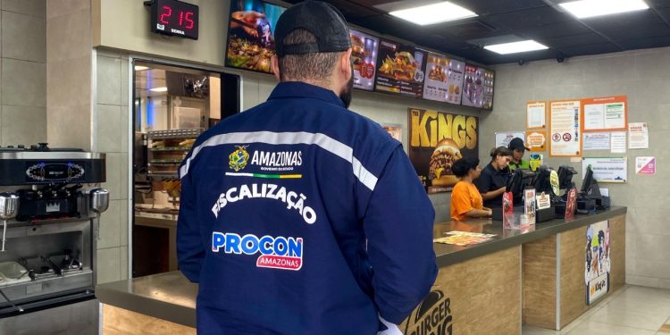 Procon-AM notifica rede de ‘fast food’ por propaganda que induz o consumidor ao erro