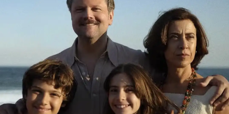 Le Monde: após críticas a Fernanda Torres, brasileiros invadem perfil do jornal francês