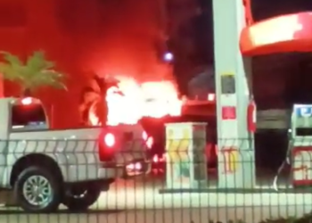 Motorista fica ferido após incêndio em cabine de caminhão em Manaus