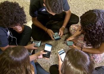 Lei sancionada por Lula permite celular nas escolas somente para fins pedagógicos
