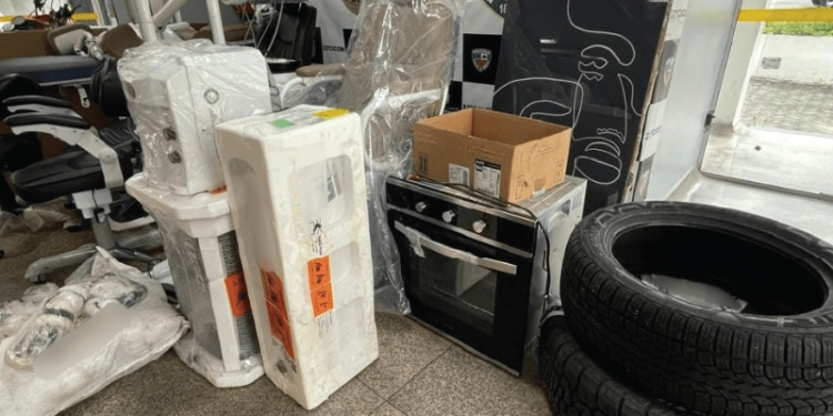 Homem é suspeito de aplicar golpe de R$ 200 mil com cartão clonado em Manaus