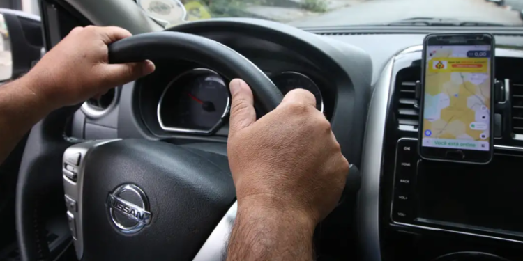 Setor de serviços do Amazonas apresenta leve recuperação em novembro