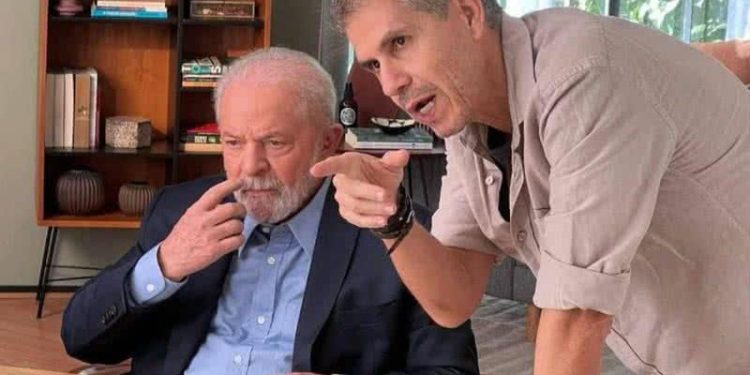 Lula trocará comunicação do governo e Sidônio Palmeira substitui Paulo Pimenta