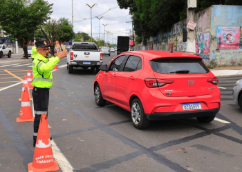 Avenida Pedro Teixeira passar a ter sentido único entre a Constantino Nery e Djalma Batista