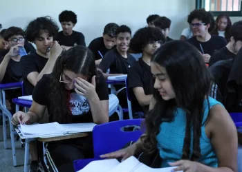 Pé-de-Meia será depositado na conta de alunos a partir de terça-feira (25)