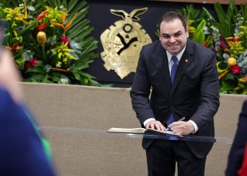 Roberto Cidade assume presidência da Assembleia Legislativa pela terceira vez