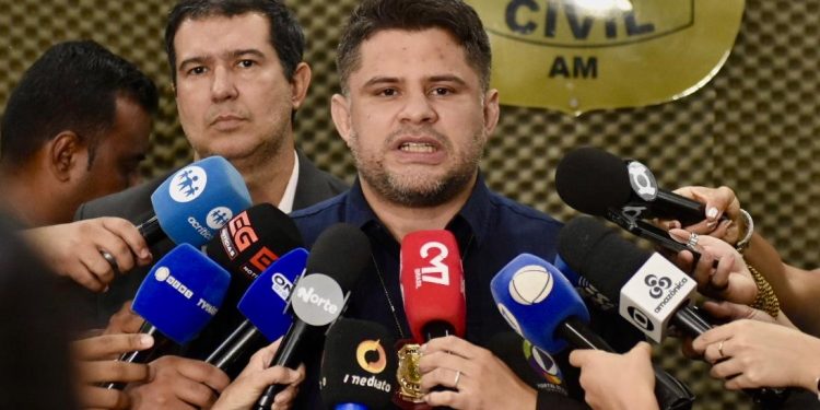 PC-AM prende ex-funcionários de concessionária por subtração de veículos estimada em R$ 5,4 milhões