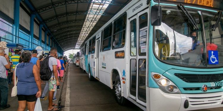 Passagem de ônibus vai custar mais cara a partir deste sábado