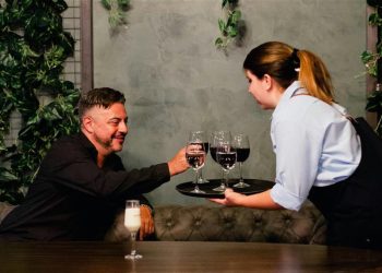 Salários em bares e restaurantes alcançam recorde pelo terceiro trimestre consecutivo