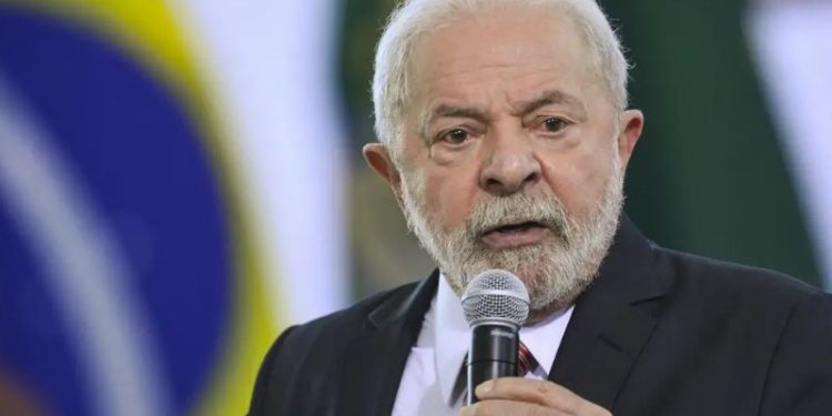 Lula defende que Ibama autorize explorar petróleo na Foz do Amazonas