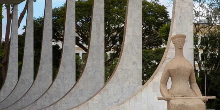 STF marca julgamento de denúncia contra Bolsonaro para 25 de março