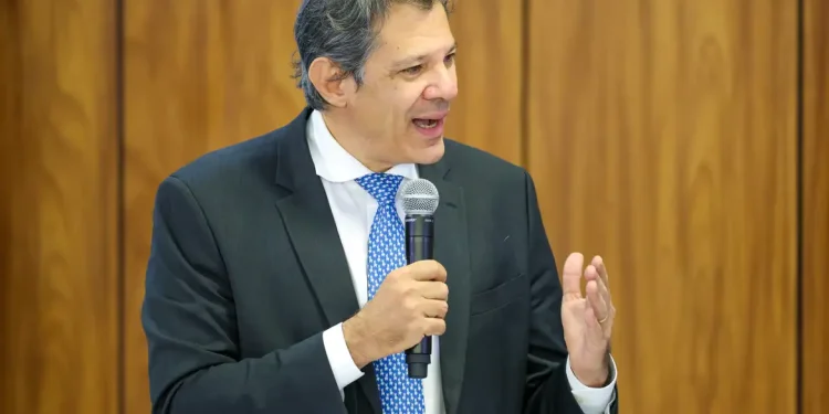 Isenção do IR será equivalente a um 14º salário, diz Haddad