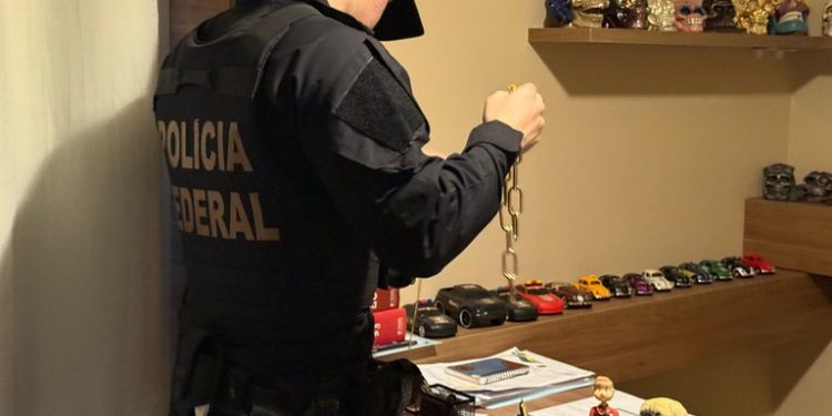 Milicianos são alvo de operação da PF por comércio de ouro ilegal no AM