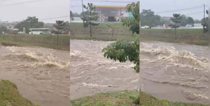 Forte chuva causa alagamentos em Manaus