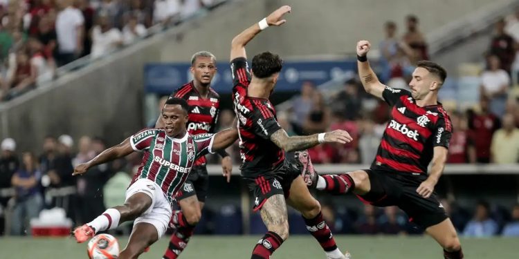 Flamengo garante vantagem contra o Fluminense na final do Carioca