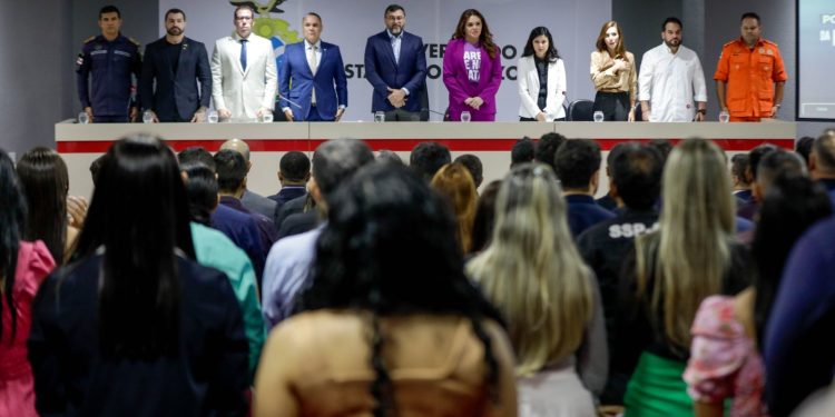 Wilson Lima empossa 63 servidores da Polícia Civil para a capital e interior