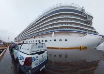 Chegada de dois cruzeiros em Manaus movimenta R$ 15 milhões na economia