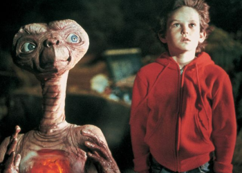 ‘E.T. o Extraterrestre’: boneco original do filme vai a leilão por valor milionário