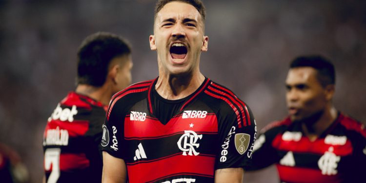 Flamengo vence a LDU, respira na Libertadores e pode ser líder do Grupo C