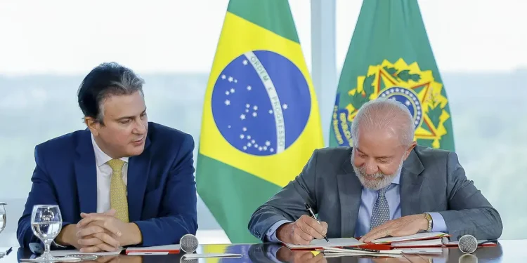 Decreto define medicina, direito e odonto como cursos presenciais